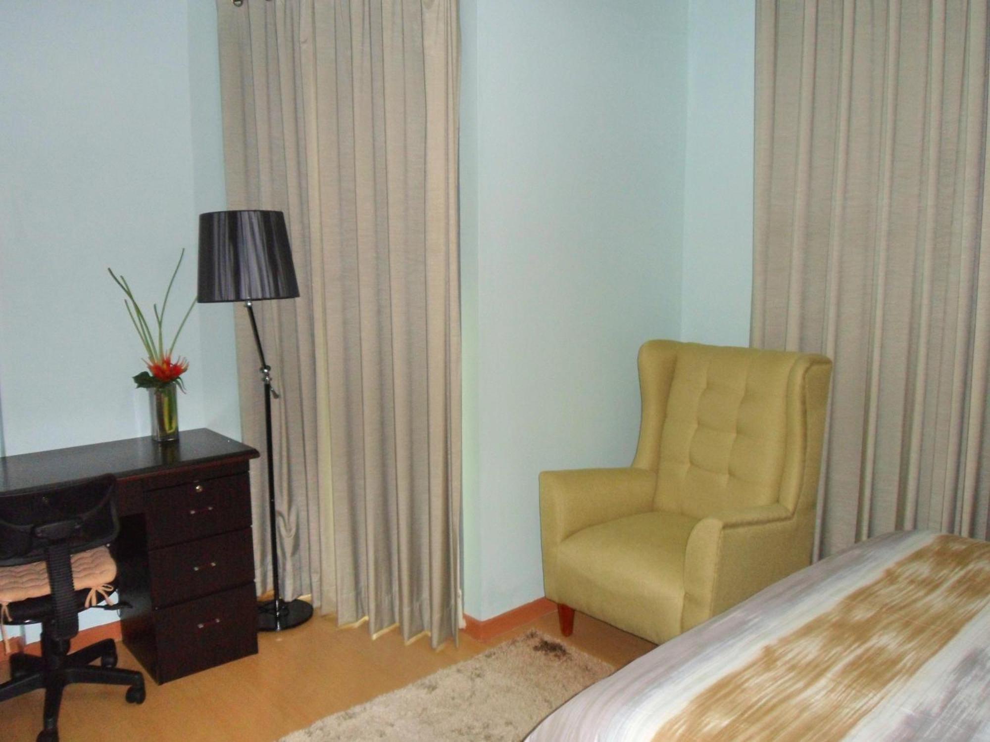 Avant Apartments At The Fort Тагіг Номер фото